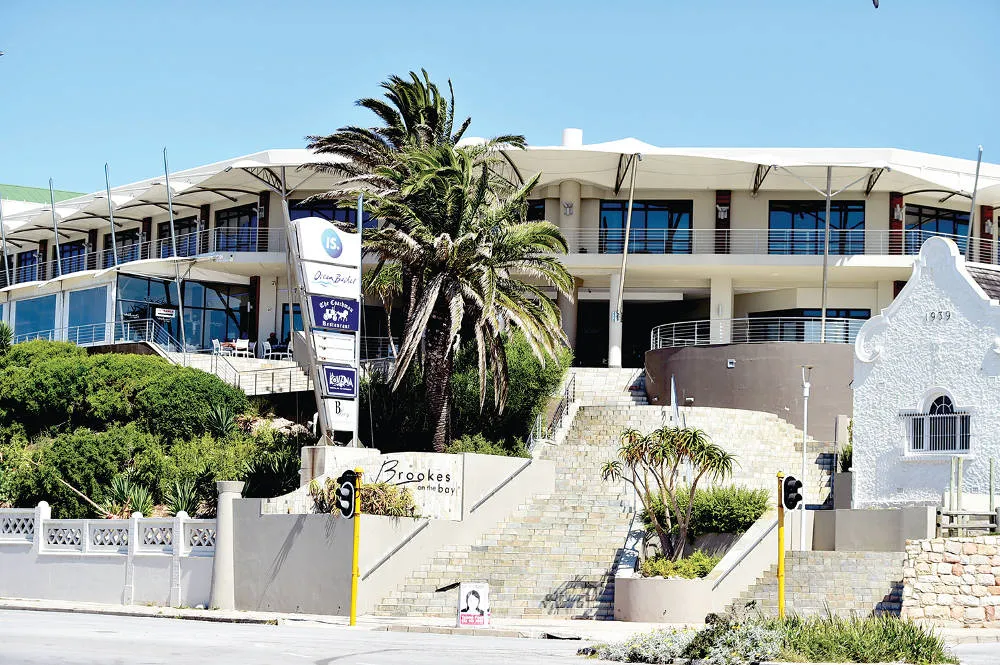 Port Elizabeth Attractions - Port Elizabeth Beachfront Accommodation + Self Catering Accommodation