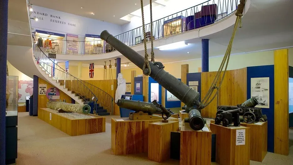 Port Elizabeth Attractions - Port Elizabeth Beachfront Accommodation + Self Catering Accommodation